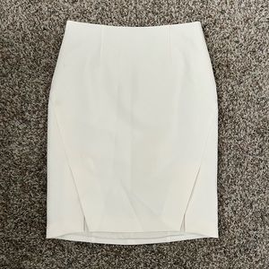 White House Black Market White Symmetrical Front Pencil Skirt